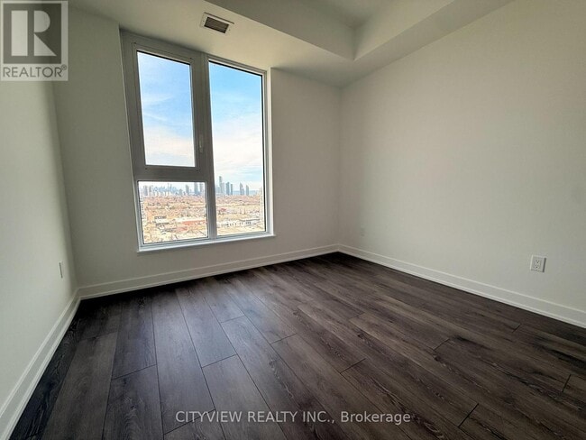 Building Photo - 1007 The Queensway