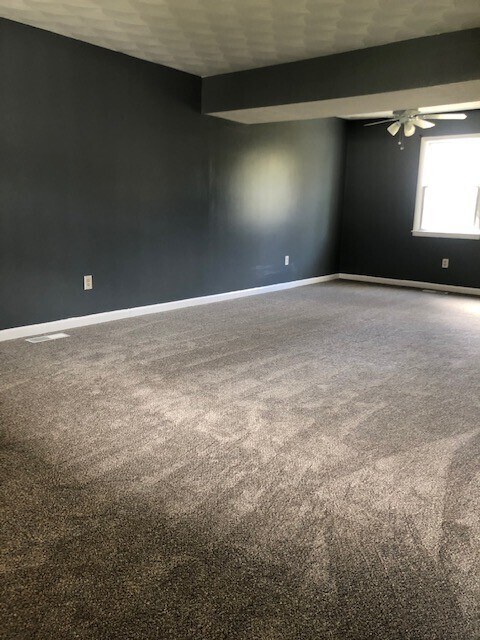 Building Photo - Check out this beautiful 4 Bedroom, 2.5 ba...