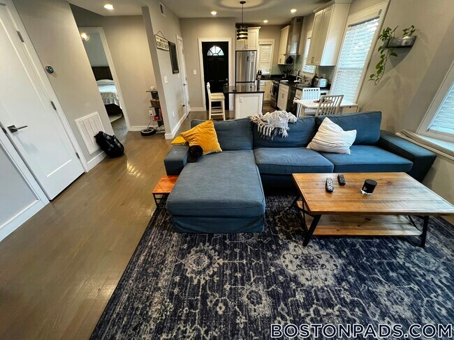 Building Photo - 17-19 Highland St.