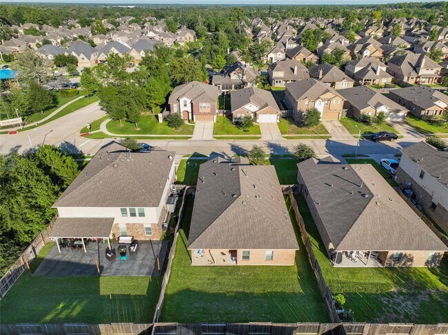 Building Photo - 138 Meadow Grove Dr