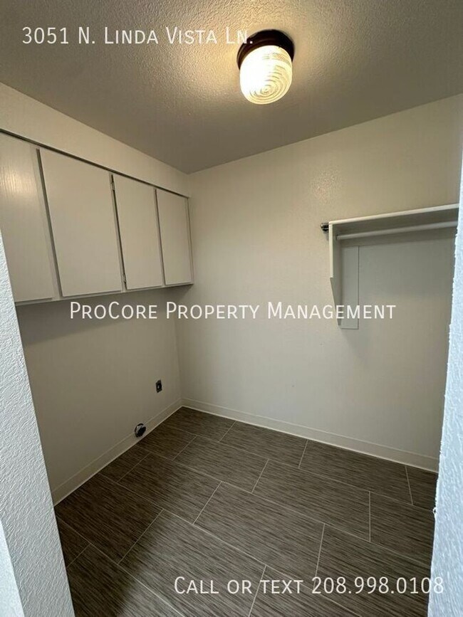 Building Photo - 3051 N Linda Vista Ln