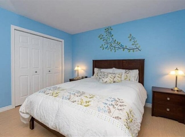 Building Photo - 5445 Av De La Villa-Saint-Vincent