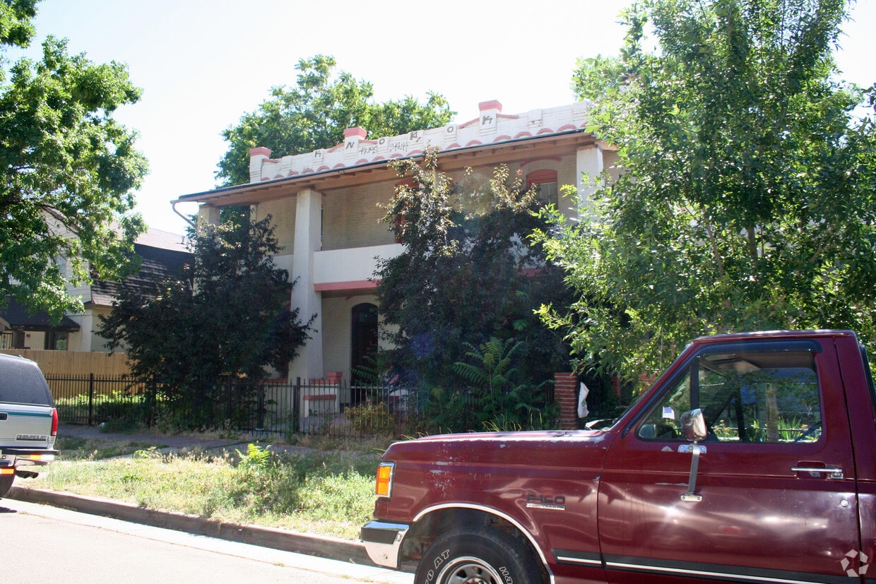 Primary Photo - 353 Elati St