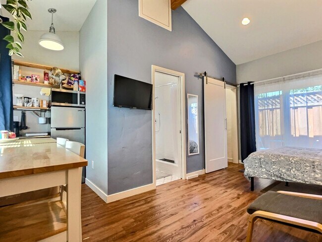Foto del edificio - Charming Studio/1BA in Downtown Sunnyvale ...