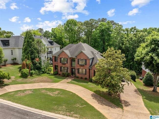 Building Photo - Spacious Hoover Home Ready For August Move In
