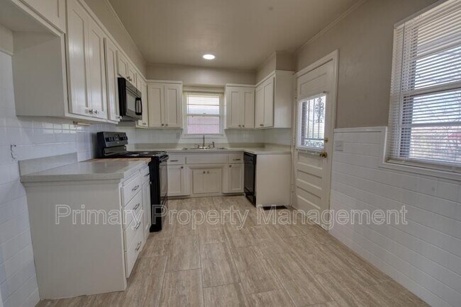 Building Photo - 3809 NW 51st St