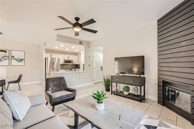 Foto del edificio - 8250 N Grand Canyon Dr