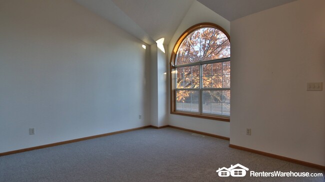 Foto del edificio - 4120 Eau Claire Trail NE