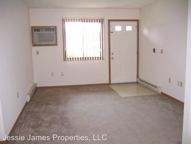 Building Photo - 2130 Birch Rd