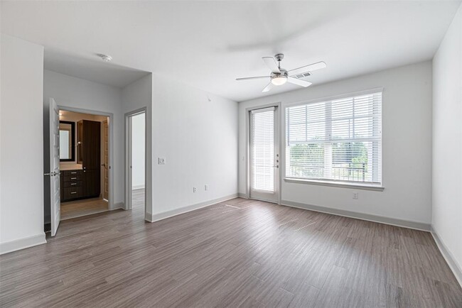 Building Photo - 17401 W Lake Houston Pkwy