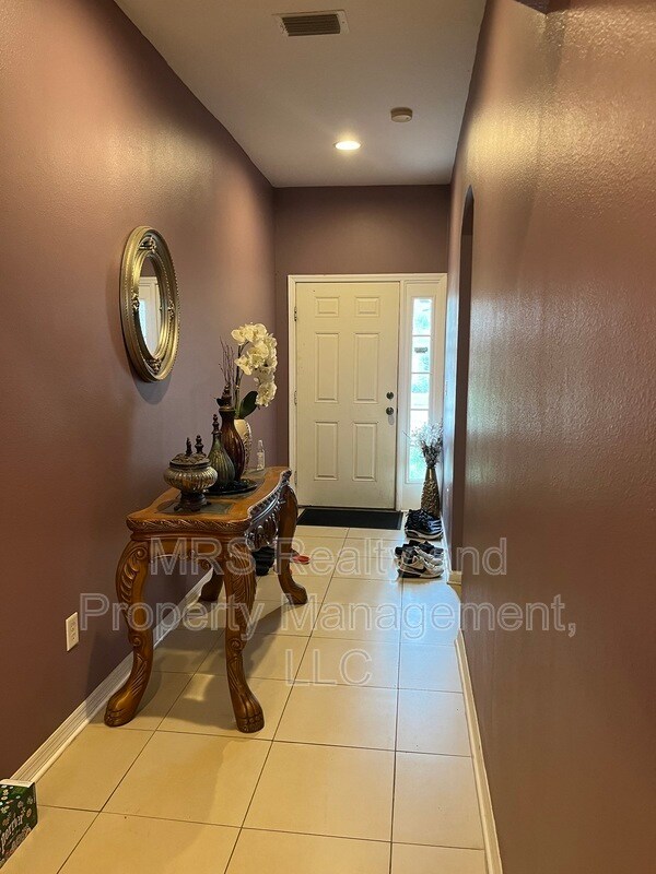 Building Photo - 1130 Emerald Hill Way