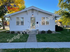 Building Photo - 202 N 5th Ave