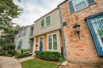 Building Photo - 7497 Brompton St