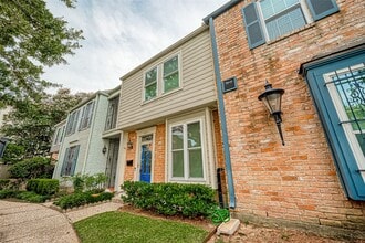 Building Photo - 7497 Brompton St