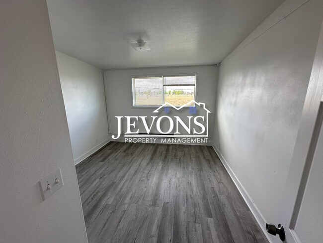 Foto del edificio - Wingspan Landing - 6379 Arnold Dr NE, Moses Lake, WA 98837