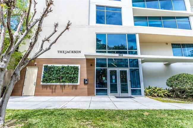 Foto del edificio - 525 E Jackson St
