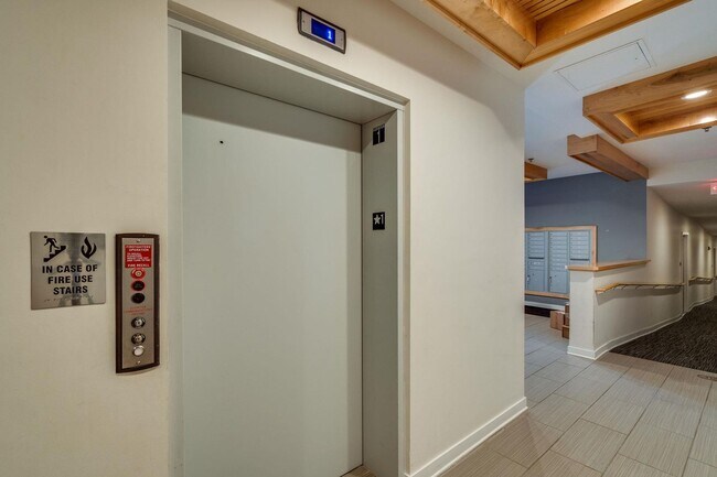 Foto del edificio - Chic East Nashville Two Bedroom Loft