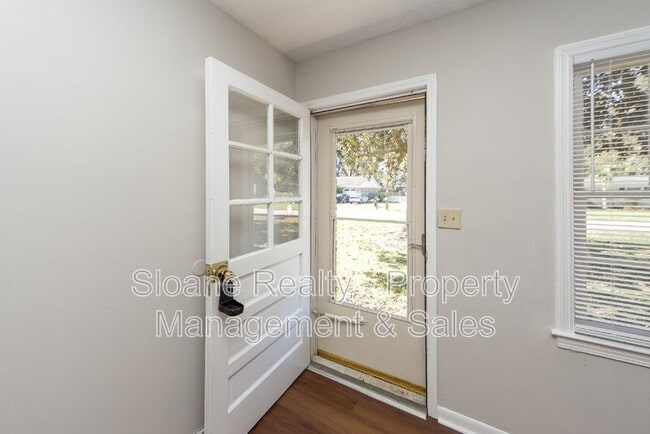 Building Photo - 1240 Old Orchard Rd