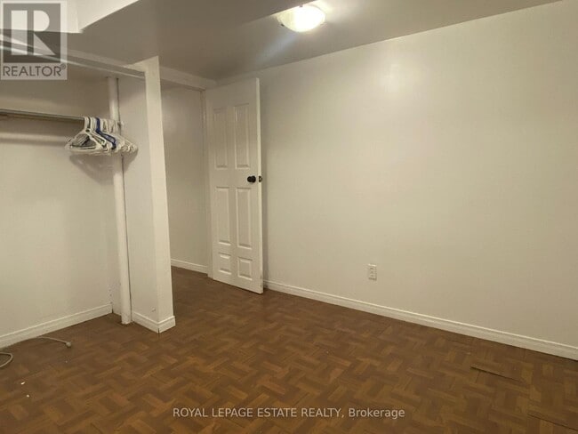 Building Photo - 114 Baldwin St