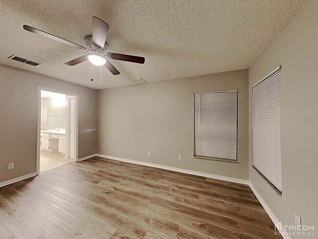 Foto del edificio - 1708 Scotch Pine Dr