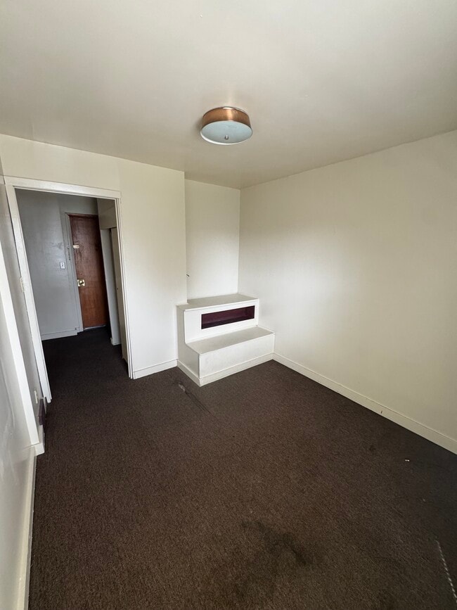 Building Photo - 316 S Washington St