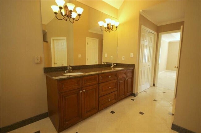 Building Photo - 3614 Robinson Walk Dr