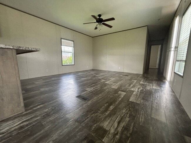Building Photo - 575 Payne Creek Est