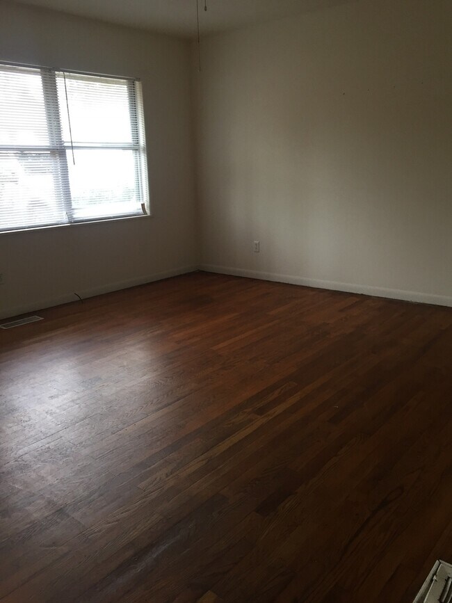 Foto del edificio - 3 Bedroom/1.5 Bath Home on Westside!