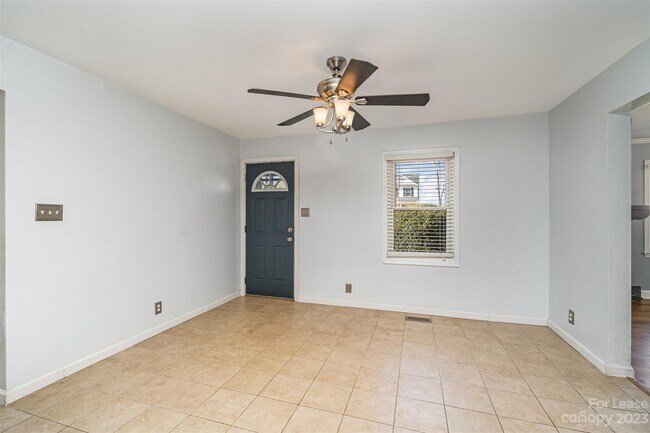 Building Photo - 308 Stowe Rd