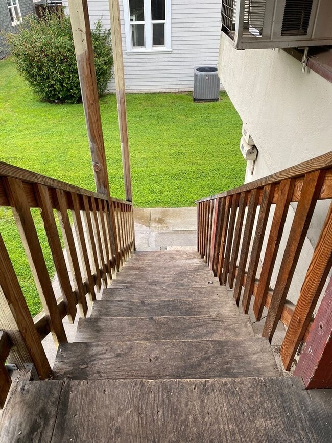 Building Photo - 818w.21s