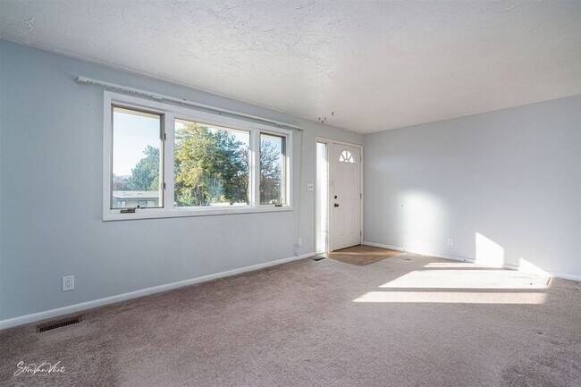 Living Room - 1810 Syringa St
