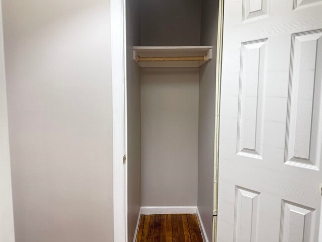 Building Photo - 160 Vroom St