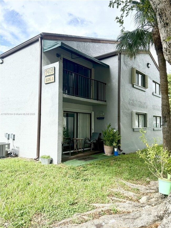 Building Photo - 7405 SW 152nd Ave