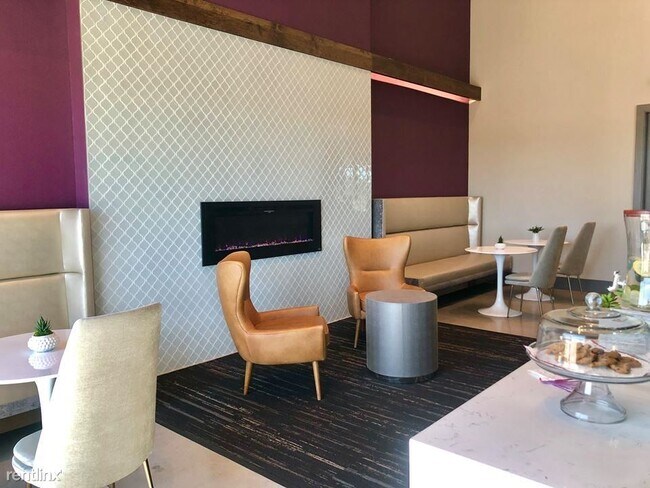 Foto del edificio - 2 br, 2 bath Condo - 6651 South Interstate...