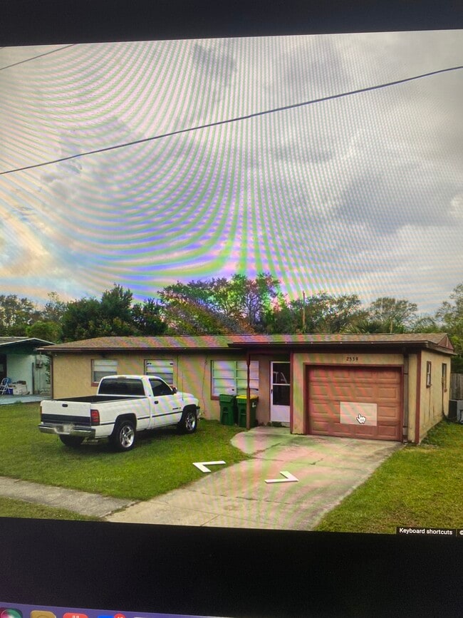 Building Photo - 2539 Stratford Dr