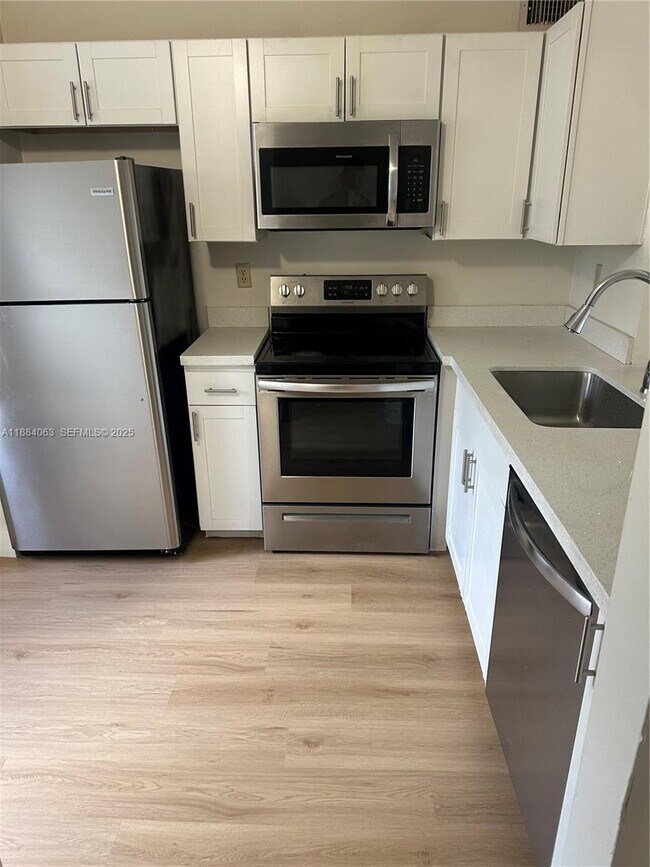 Foto del edificio - 130 NW 60th Ave