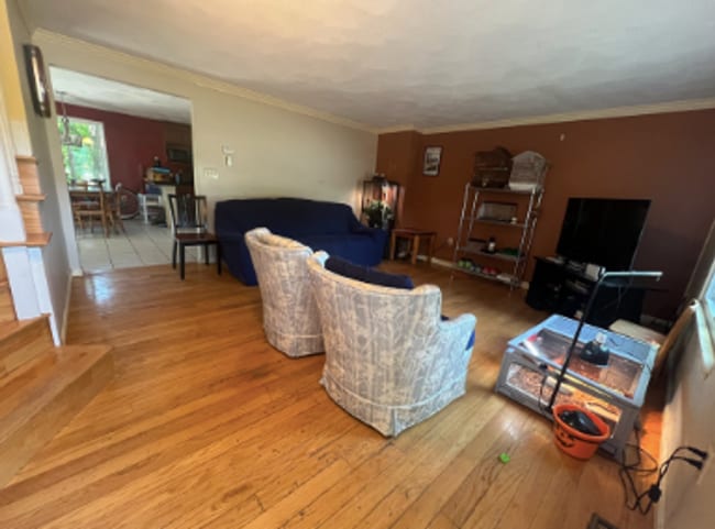 Building Photo - 2-bedroom, 1.5-bath townhome
