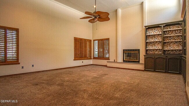 Foto del edificio - 612 Willow Glen Dr