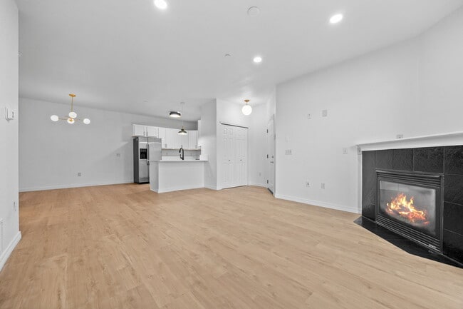 Building Photo - 7222 S Blackhawk St