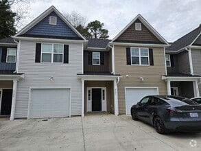 Building Photo - 600 Roxie Ave