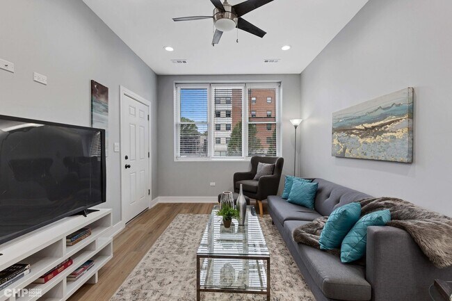 Foto del edificio - 6043 S Vernon Ave