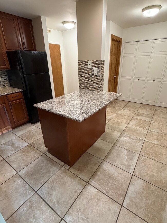 Building Photo - 849 Miller Ln