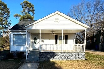 Building Photo - 820 Patton St