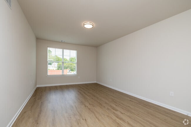 1BR, 1BA w/Den - 870SF - 947SF - Bethlehem Commons