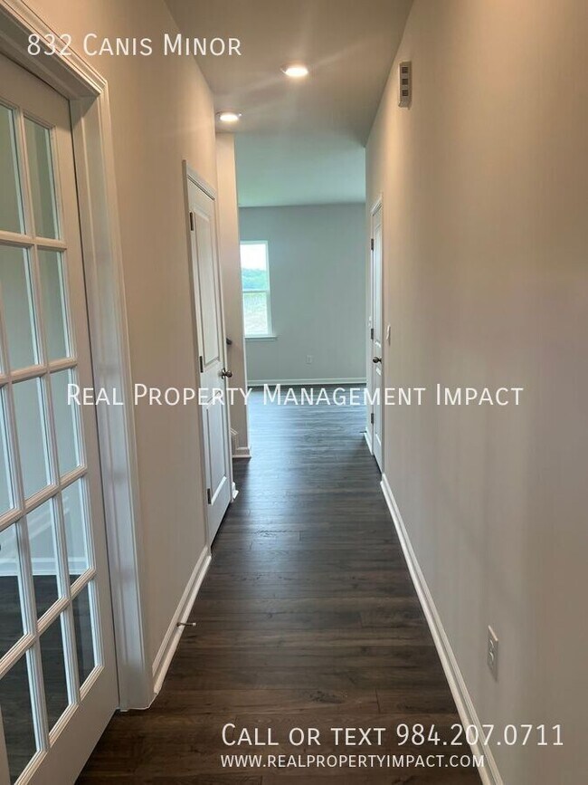 Building Photo - 832 Canis Minor Rd