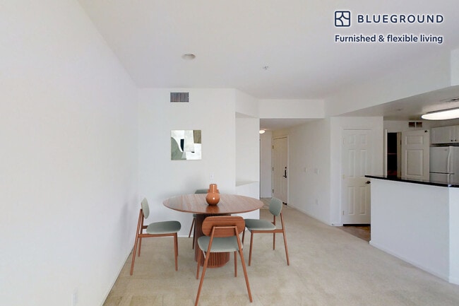 Building Photo - 3200 Rubino Dr