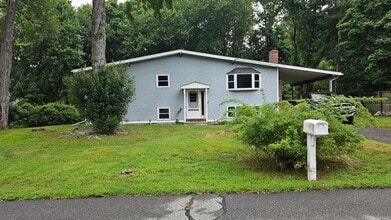 Building Photo - 5 Tudor Ct W