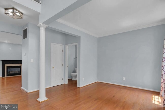 Building Photo - 2548 Port Potomac Ave