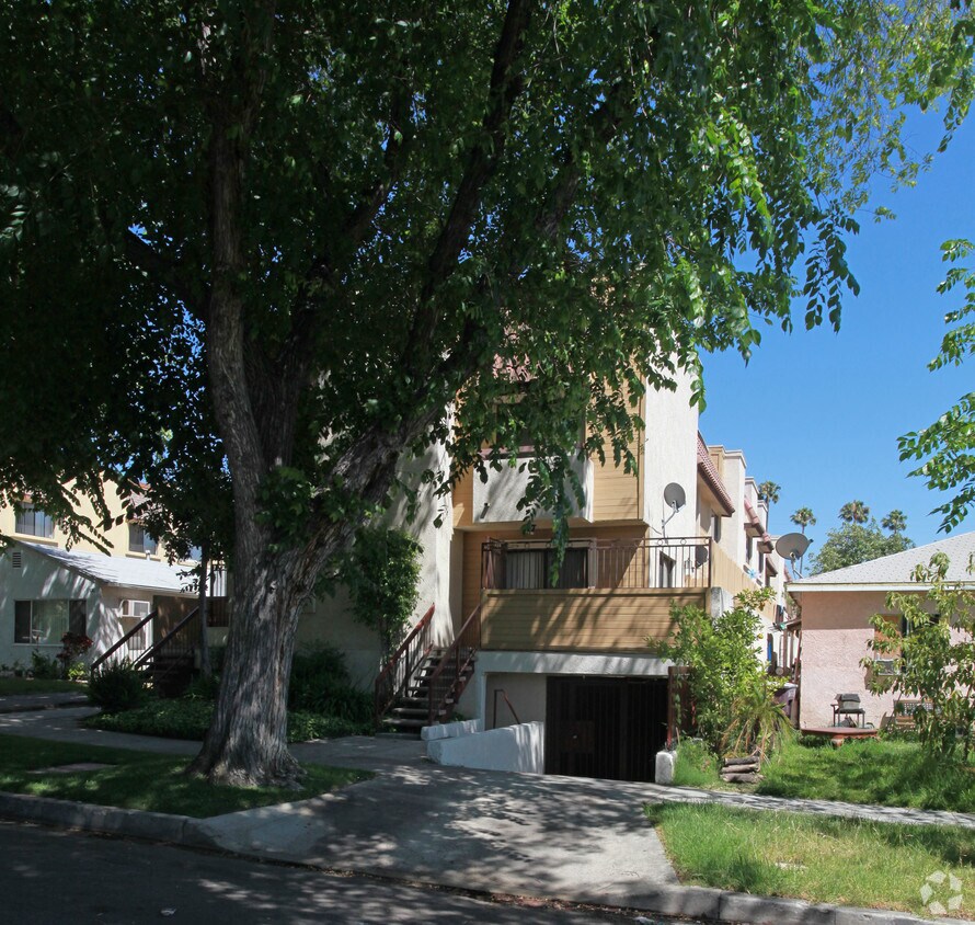 Foto del edificio - 1116 Elm Ave