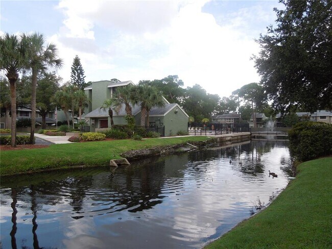 Foto del edificio - 5061 Eaglesmere Dr